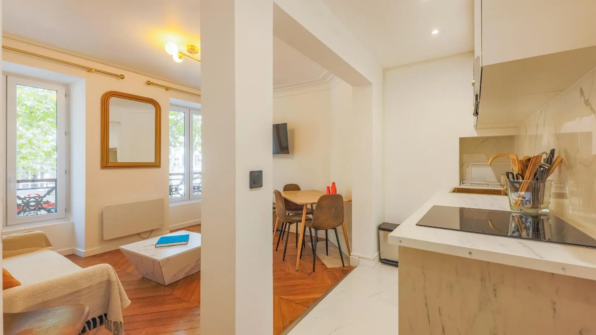 Champs Elysees Luxury Appartment Paris 0*,  France